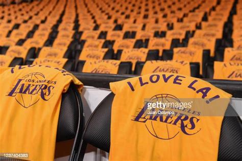 Lakers Fans Staples Center Photos and Premium High Res Pictures - Getty Images