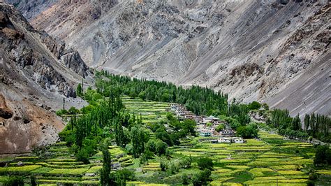 Hunza Valley Tours/Trips: Travel Pakistan & Karakoram Highway