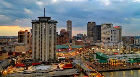 Pin by Niel Barber on The Crescent City | New york skyline, Skyline, Landmarks