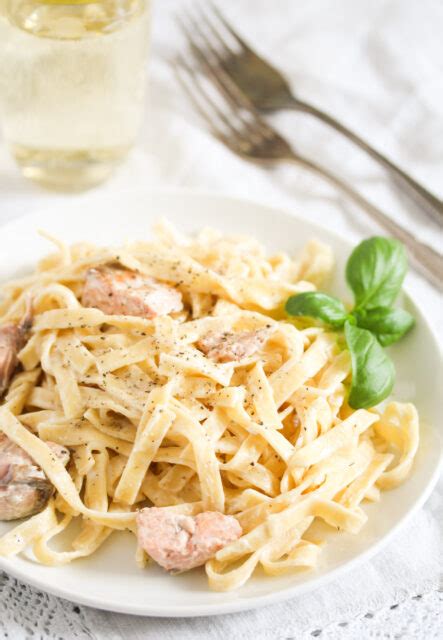 Salmon Creme Fraiche Pasta » The Fast Recipe Food Blog