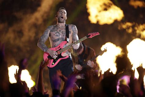 Adam Levine goes shirtless at Super Bowl halftime show | Las Vegas Review-Journal