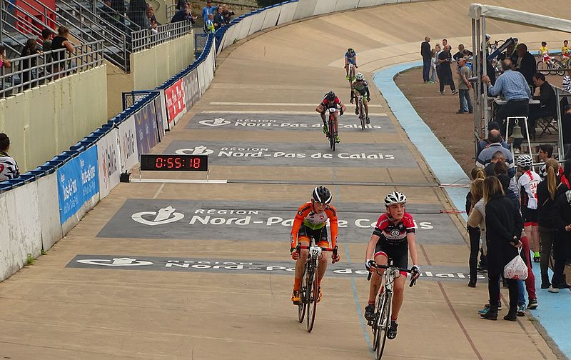 File:Roubaix - Paris-Roubaix espoirs, 29 mai 2016, arrivée (A07).JPG