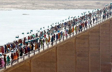 25,000 people walking to Delhi, on the bridge on the Chambal river, Janadesh 2007, India.