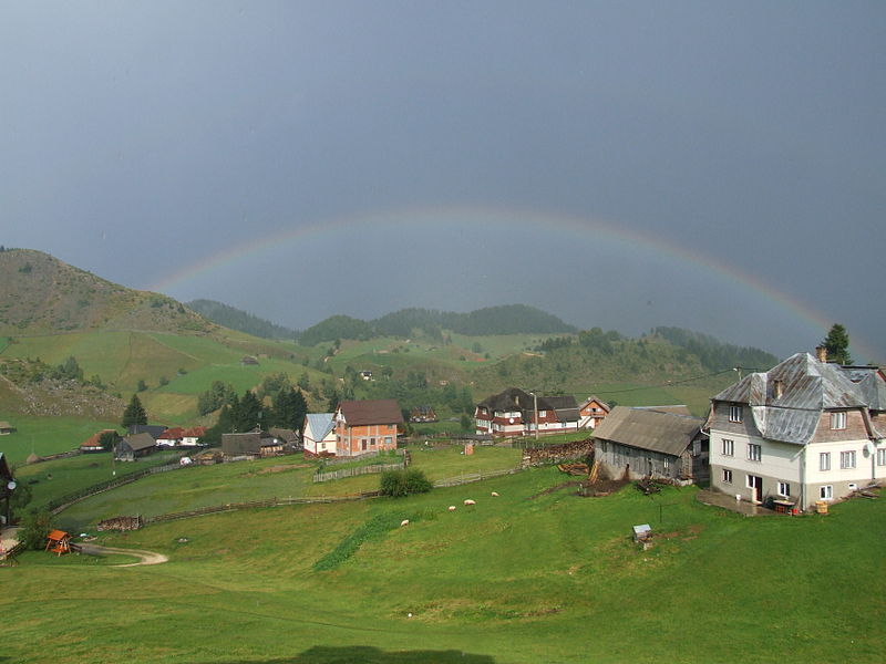 File:VS Fundata Brasov vara dupa ploaie.JPG