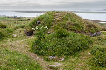 Taversöe Tuick Chambered Cairn, Rousay