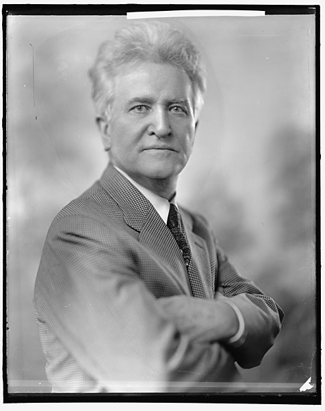 File:LaFOLLETTE, ROBERT. SENATOR LCCN2016862086.jpg