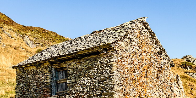 Lukmanierpas Passo del Lucomagno. (Shelter near the pass)