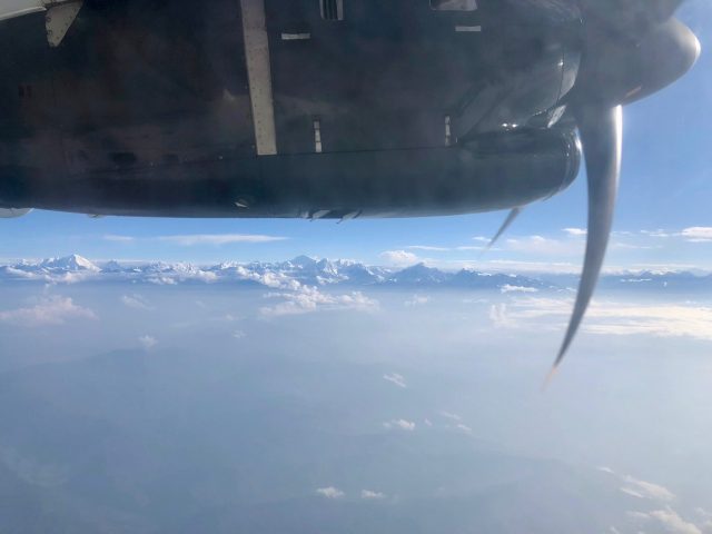 everest-express-yeti-airlines-photo