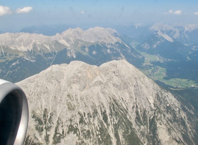 view-flying-into-innsbruck-photo