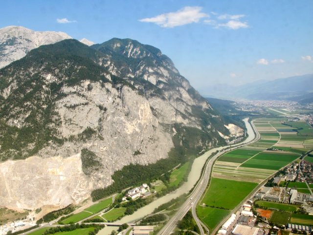 innsbruck-airport-approach-photo