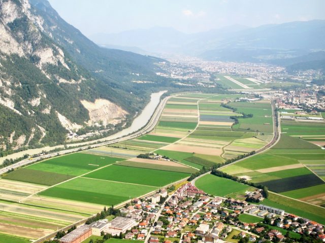 innsbruck-airport-landing-photo