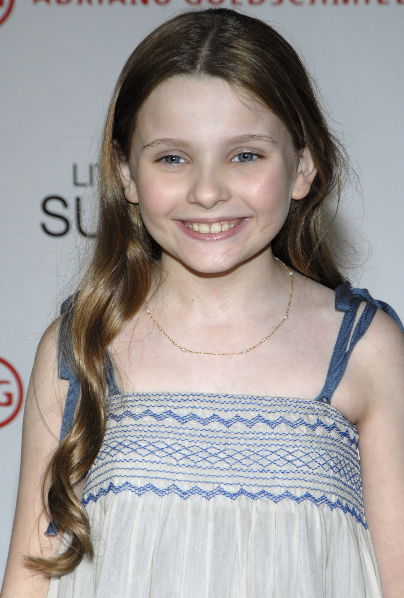 HQ Abigail Breslin Wallpapers | File 767.09Kb