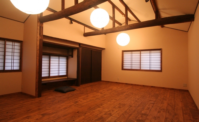 Shoji Screen in Post and Beam House