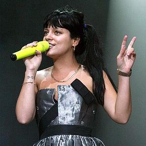 lily allen Lily uses her new eco friendly banana microphone
