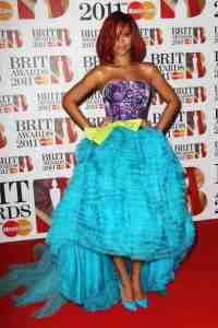 BRIT+Awards+2011+Inside+Arrivals+pz2SnWqfQGrl