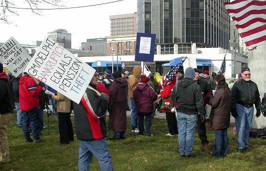 UAW Delphi Protesters assemble outside the Detroit Motor show