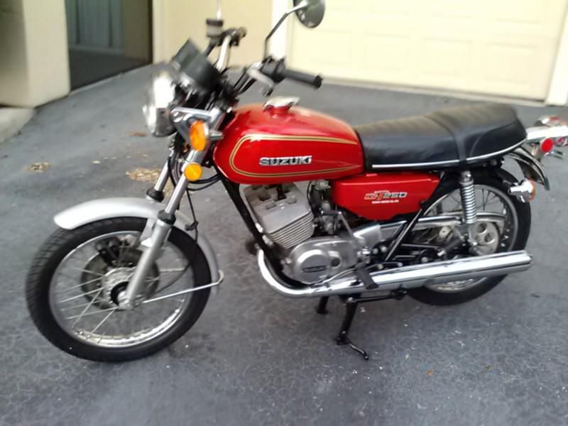 Suzuki gt250 1976     *** no reserve ***