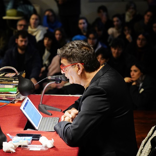 El investigador y crítico Daniel Link dio su última clase la facultad de Filosofía y Letras de la UBA. Fotos Emmanuel Fernández.