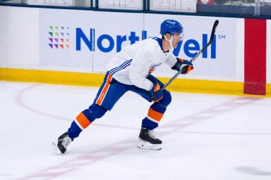 Pierre Engvall Islanders