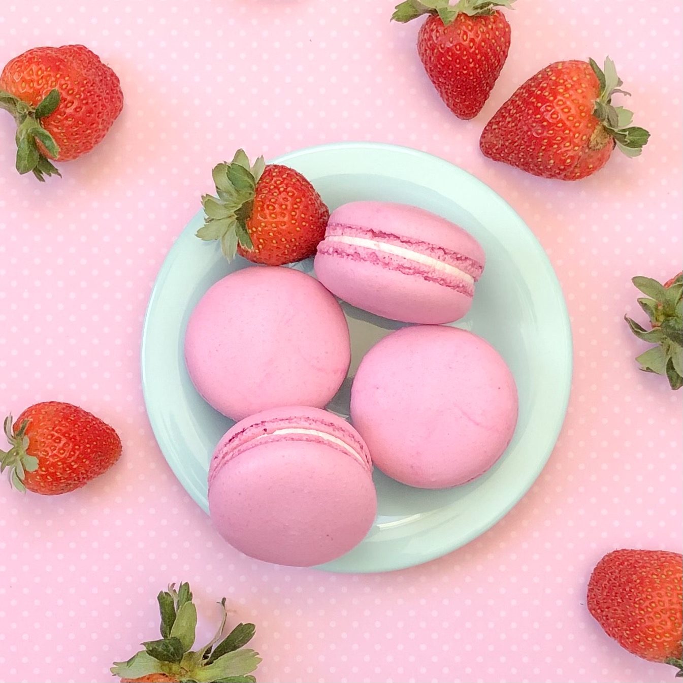 Strawberry Cream Macaron