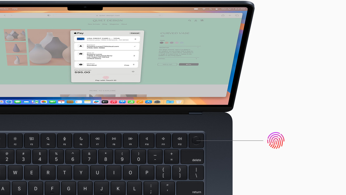 Un MacBook Pro nero siderale aperto con l’indicazione della posizione del sensore Touch ID.