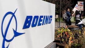 Trabajadores de Boeing suspendidos durante la huelga sí recibirán pago, según su CEO