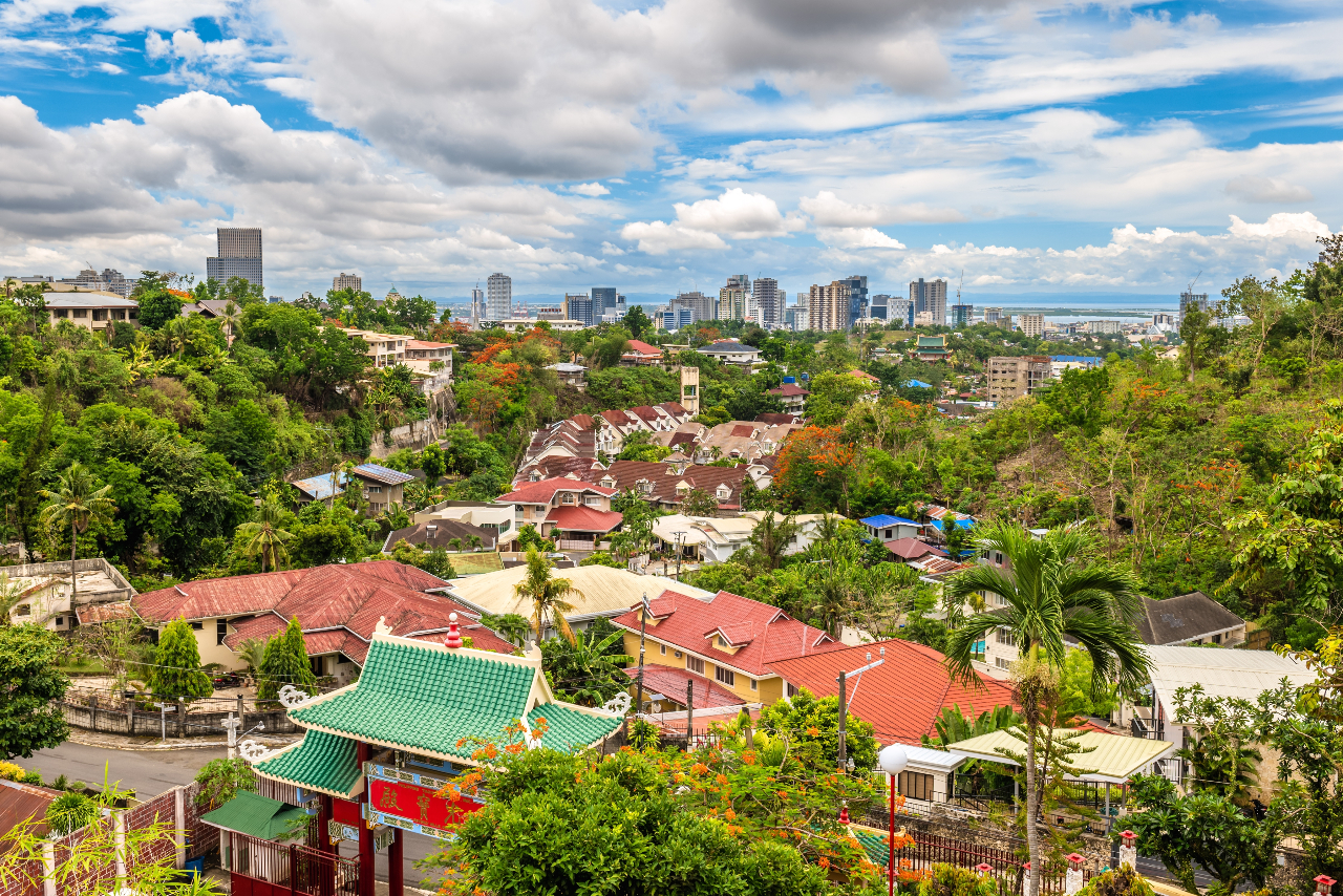 View of the city of Cebu from the Taoist temple in the Philippines. Translation : Taoist temple.