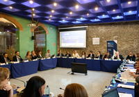 Image of participants at a roundtable discussion © CIDOB