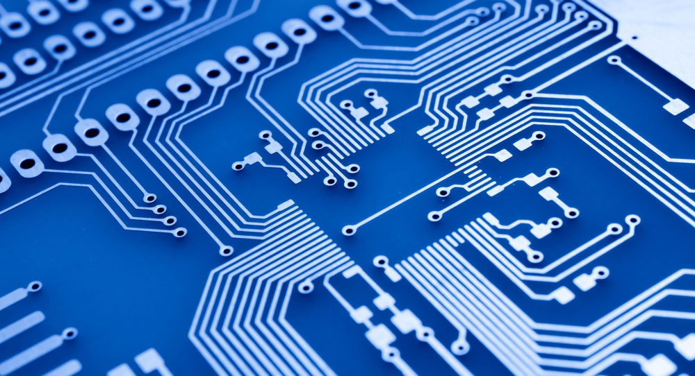 Separated traces on a PCB