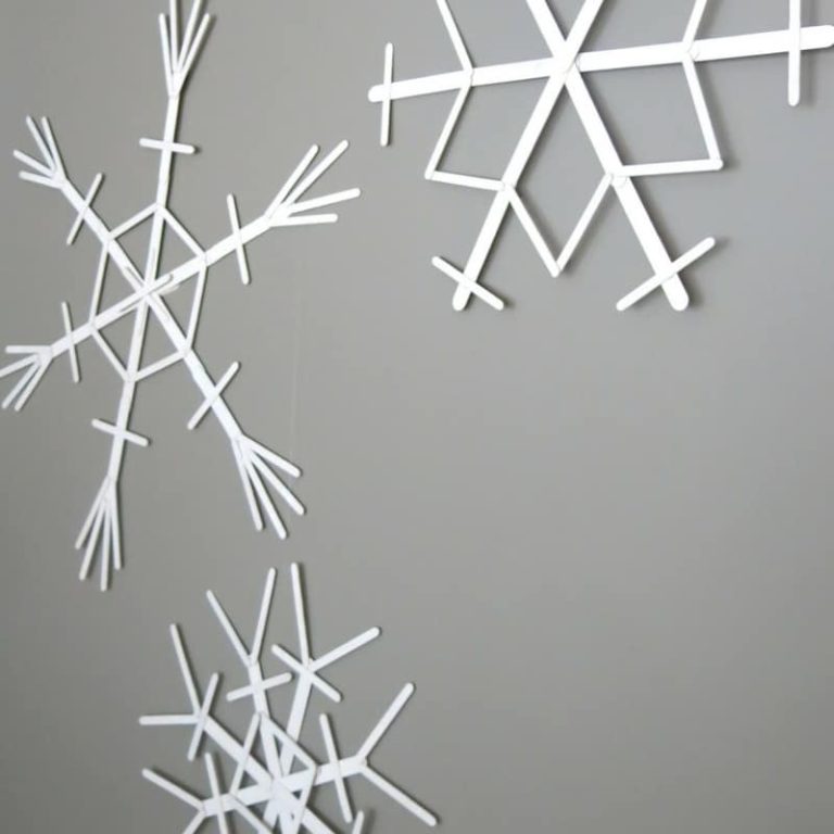 Popsicle Stick Snowflakes | Easy Winter DIY