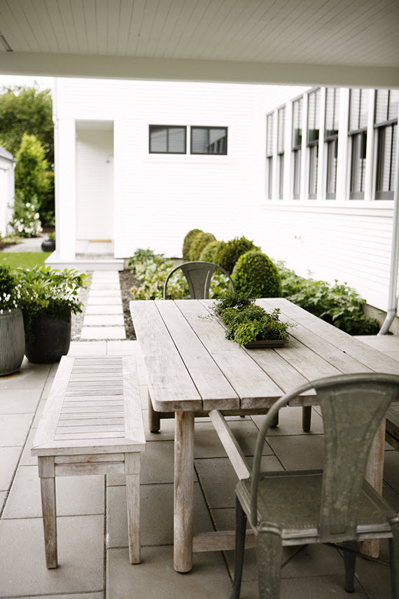 outdoor living area // H2 Design + Build