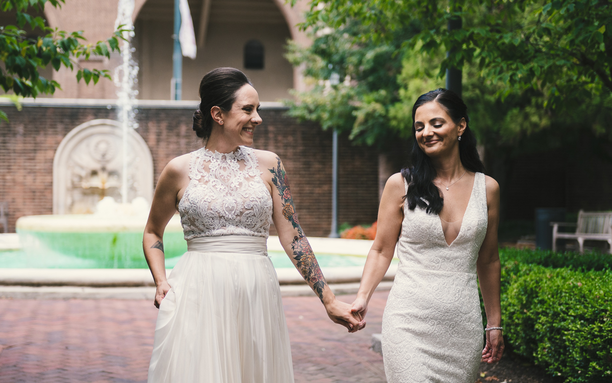 A couple in the Stoner Courtyard.