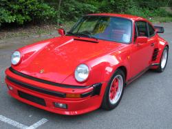 PORSCHE 930 red