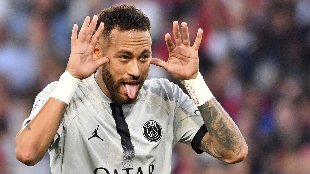 Neymar curte noitada em Ibiza e é detonado por internautas