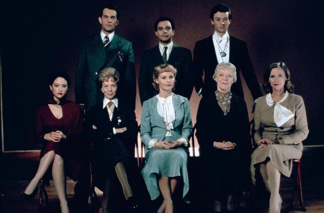 Honor Blackman - Bilder - Star - TV SPIELFILM
