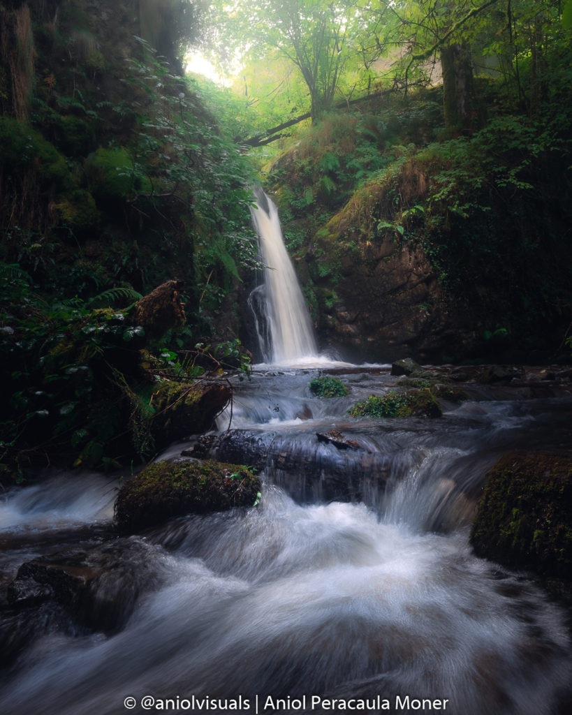 Waterfall photography guide: all you need to know. Gear, settings, and tips by aniolvisuals. frame decision waterfall photography. 