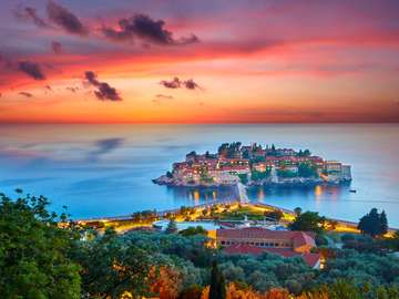 Sveti Stefan Island in Montenegro online puzzle