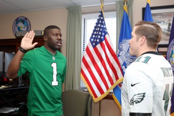 Philadelphia-born Soldier and lifelong Eagles fan reenlists in Army on his birthday ahead of NFL playoffs showdown