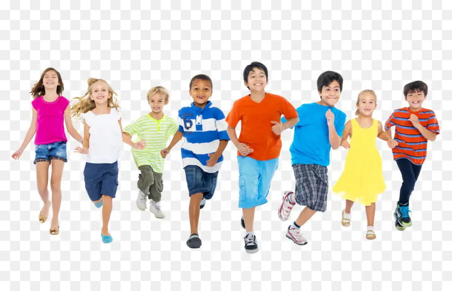 Gruppo di bambini che corrono felici