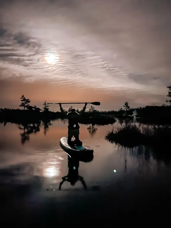 Boards you SUP and Kayak night ride in the swamp