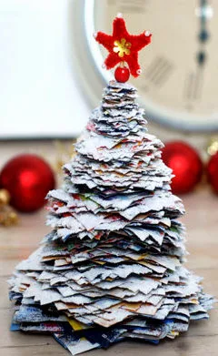 DIY Christmas Tree done with Paper. 