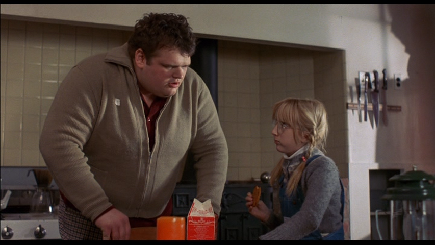 Erland-van-Lidth-and-Elizabeth-Ward-in-Alone-In-The-Dark-1982.png Erland van Lidth shares cookies and milk with Elizabeth Ward in Alone In The Dark (1982)