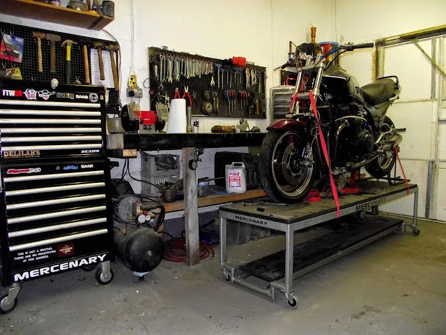 Mercenary Garage - Kawasaki GPZ1100 Square Eyed Git Mercenary Garage - Kawasaki GPZ1100 Square Eyed Git