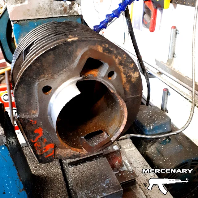 Work in progress. Machining cast-iron is lovely. Work in progress. Machining cast-iron is lovely.