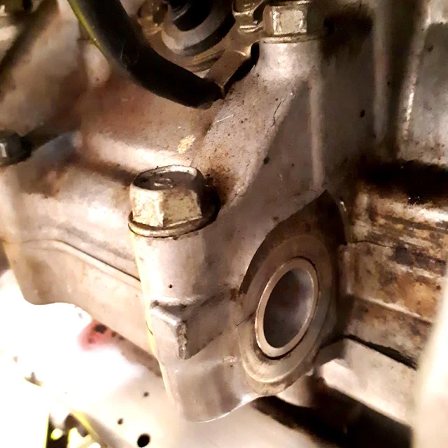 Right Sleeve in situ in the rear of the motor. Right Sleeve in situ in the rear of the motor.