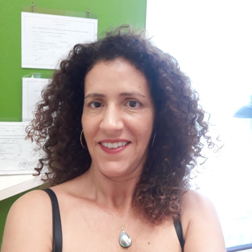 Anissa - Issy-les-Moulineaux, : Patient and passionate French teacher ...