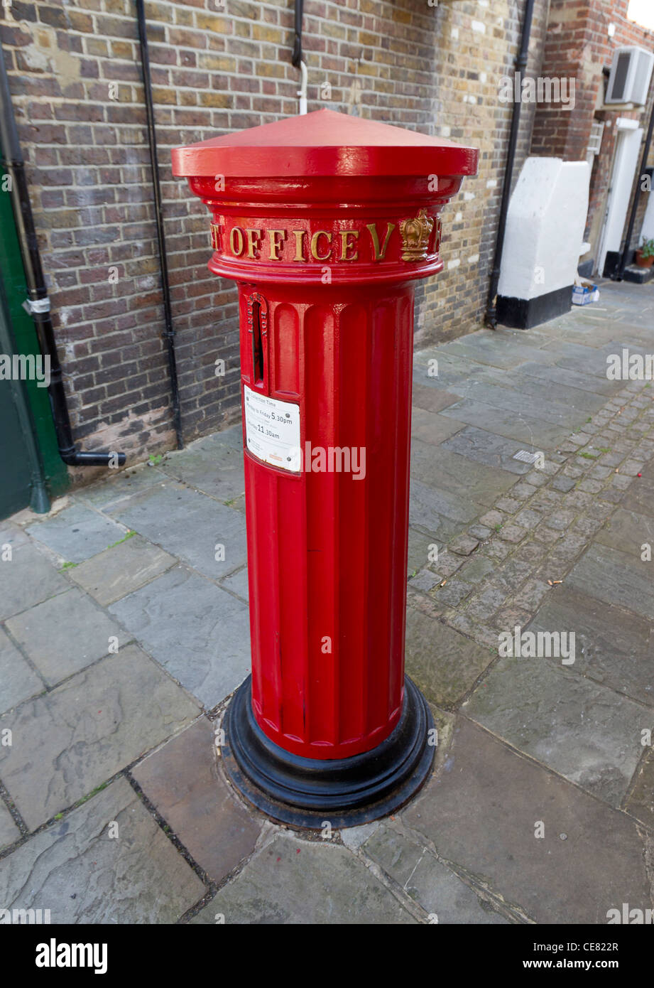 Victorian pillar box / post box Stock Photo