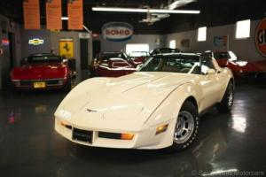 1981 Chevrolet Corvette Coupe, T-Tops