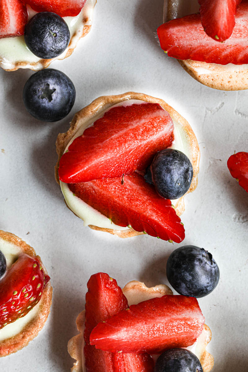 CLoseup of many mini tartlets.