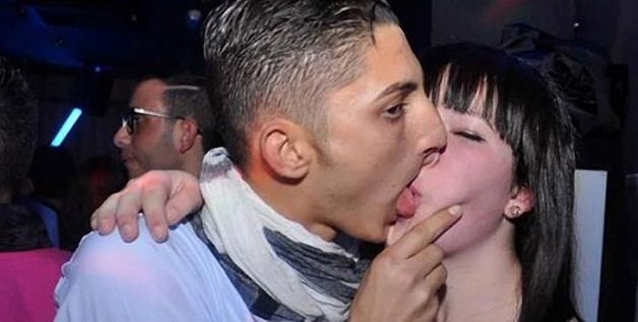 Bad Kiss (20 pics)